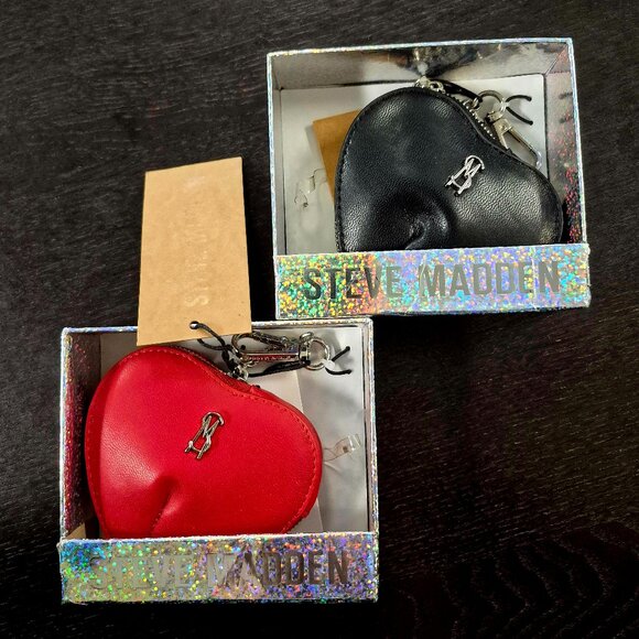 Steve Madden Boxed Zip-Around Heart Pouch & Bag Charm - Picture 4 of 4